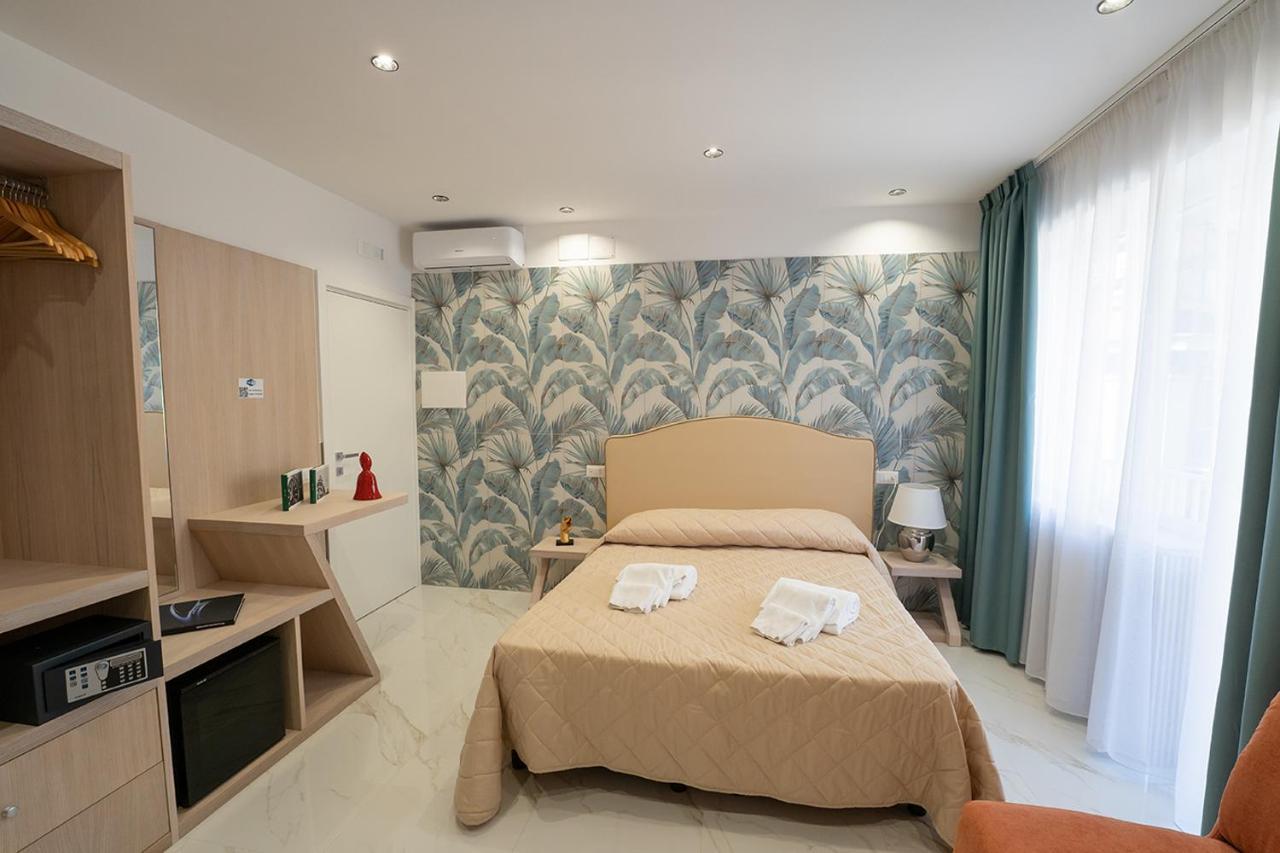 Greros H. Rooms Napoli Centro By Clapa Group Dislocated Hospitality Esterno foto