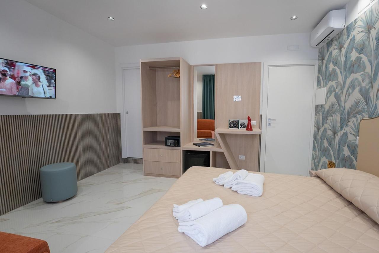 Greros H. Rooms Napoli Centro By Clapa Group Dislocated Hospitality Esterno foto