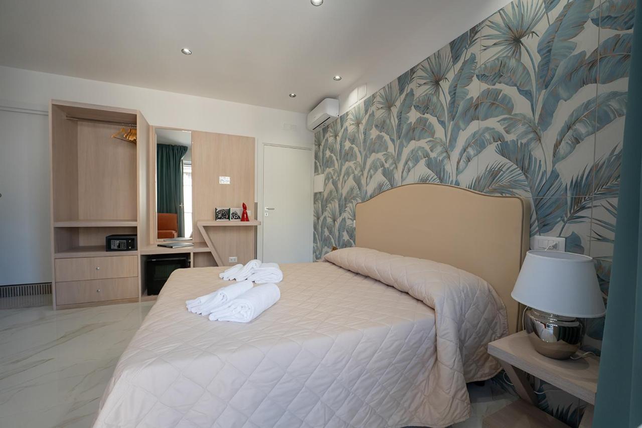 Greros H. Rooms Napoli Centro By Clapa Group Dislocated Hospitality Esterno foto