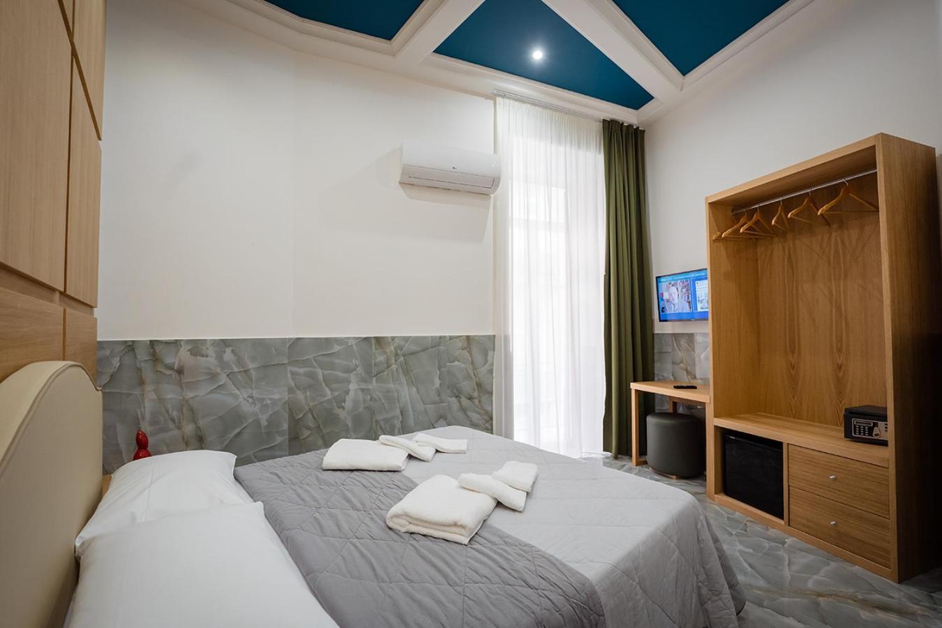 Greros H. Rooms Napoli Centro By Clapa Group Dislocated Hospitality Esterno foto