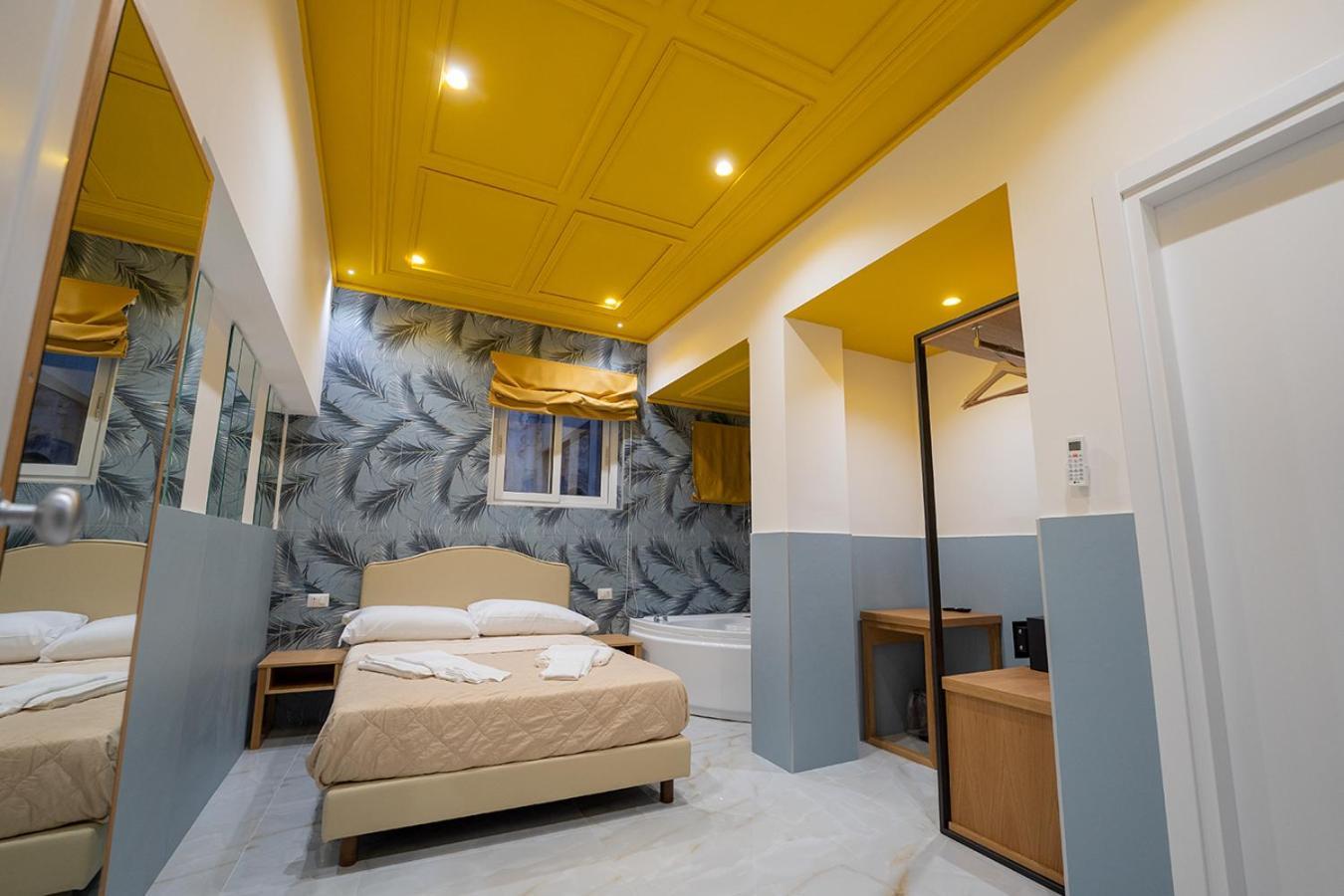 Greros H. Rooms Napoli Centro By Clapa Group Dislocated Hospitality Esterno foto